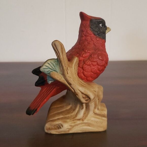 Vintage Hand Painted Cardinal Fine Porcelain Figurine - Picture 3 of 7